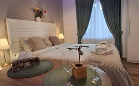 Clar Studio Residence